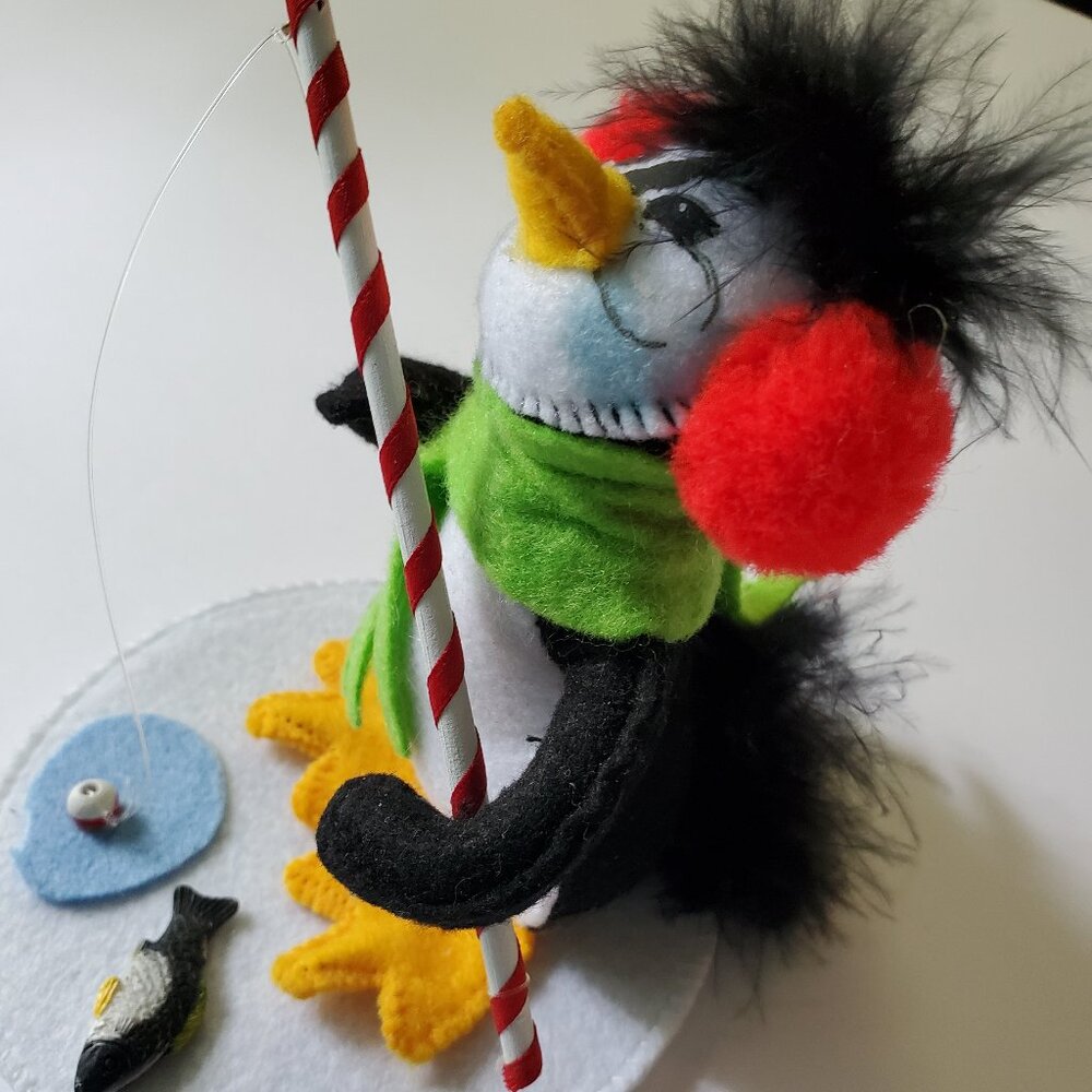 Annalee 2015 Jolly Lolli Ice Fishing Penguin - Picture 5 of 8